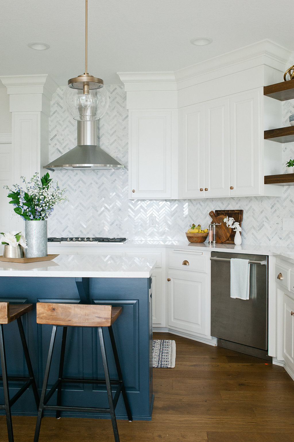 White-Carrara-Herringbone-12-inx-12-in-10mm-Polished-Marble-Stone-Mosaic-Wall-Tile